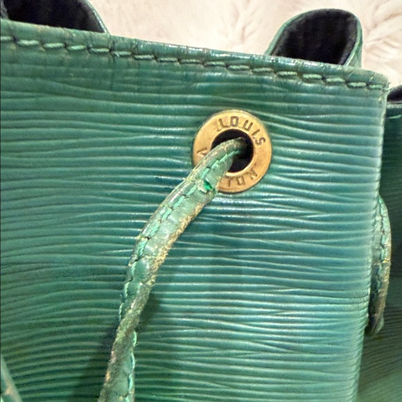 Louis Vuitton, green leather, Eppy, large bucket bag - Picture 7 of 14